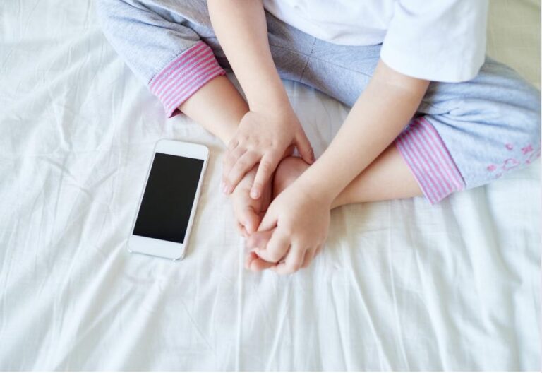“Protect Your Child’s Development: Monitor and Limit Screen Time”