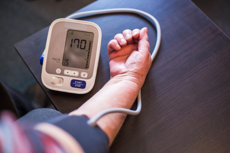 Managing Low Blood Pressure: Symptoms, Prevention, and Care Tips for Seniors